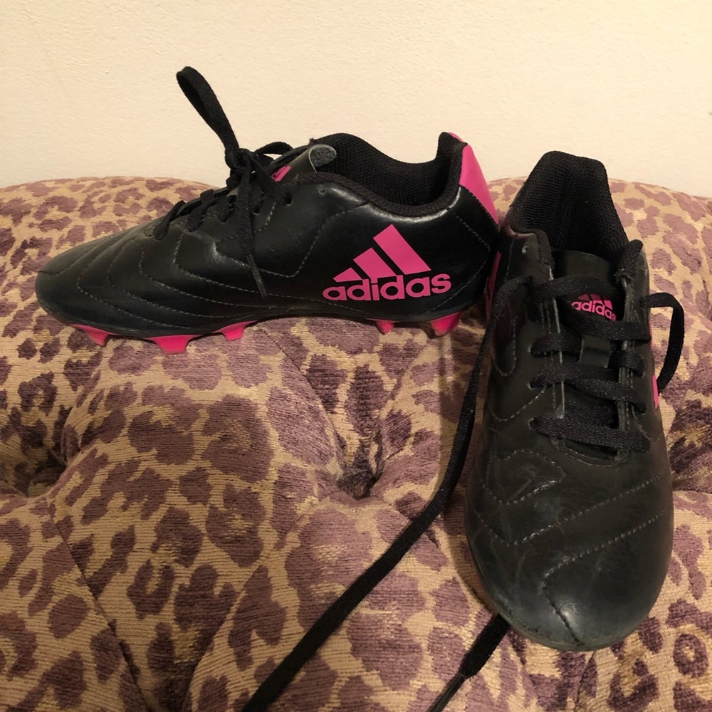 Girls gently worn cleats